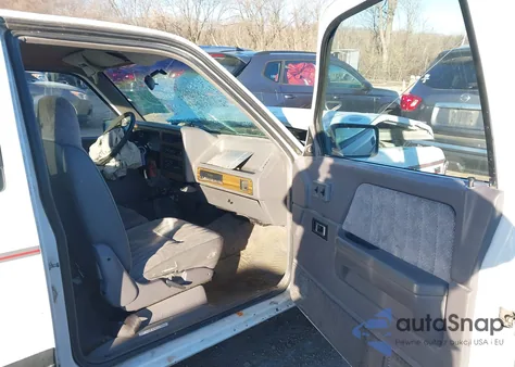 1996 Dodge Dakota z USA, uszkodzony, nr VIN 1B7GL23X0TS656654